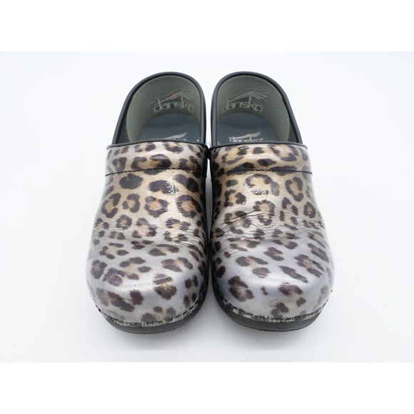 Dansko XP Clogs Womens 8 Leopard Print Patent Leather Slip On Professional Shoes - Picture 7 of 13